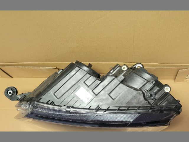 bontott SKODA OCTAVIA III Bal Fényszóró