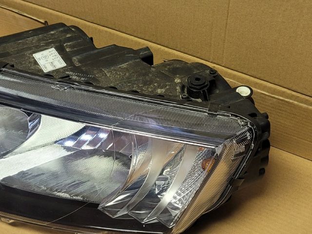 bontott SKODA OCTAVIA III Bal Fényszóró