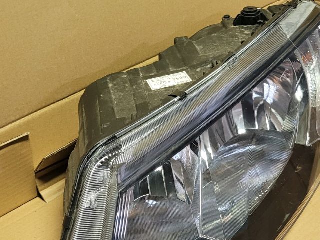 bontott SKODA OCTAVIA III Bal Fényszóró