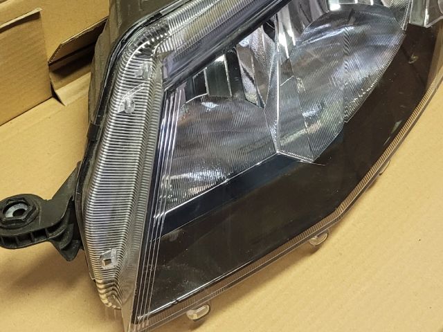 bontott SKODA OCTAVIA III Bal Fényszóró