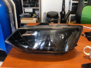 bontott SKODA OCTAVIA III Bal Fényszóró