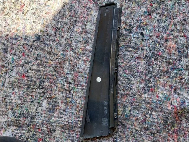 bontott SKODA OCTAVIA III Bal hátsó Ablak Díszléc