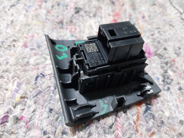 bontott SKODA OCTAVIA III Bal hátsó Ablakemelő Kapcsoló