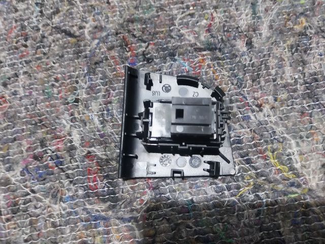 bontott SKODA OCTAVIA III Bal hátsó Ablakemelő Kapcsoló