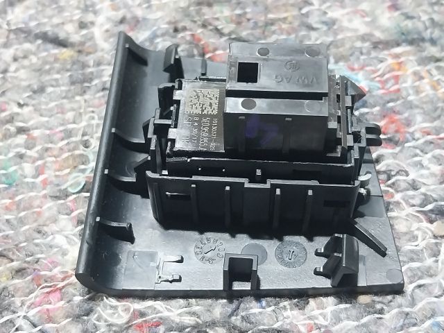 bontott SKODA OCTAVIA III Bal hátsó Ablakemelő Kapcsoló