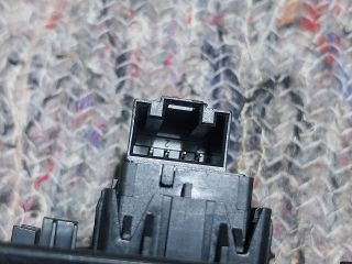 bontott SKODA OCTAVIA III Bal hátsó Ablakemelő Kapcsoló