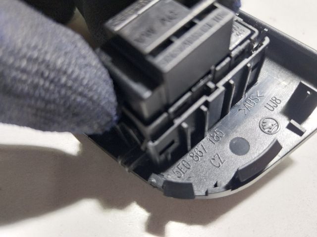 bontott SKODA OCTAVIA III Bal hátsó Ablakemelő Kapcsoló