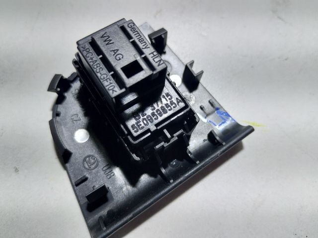 bontott SKODA OCTAVIA III Bal hátsó Ablakemelő Kapcsoló