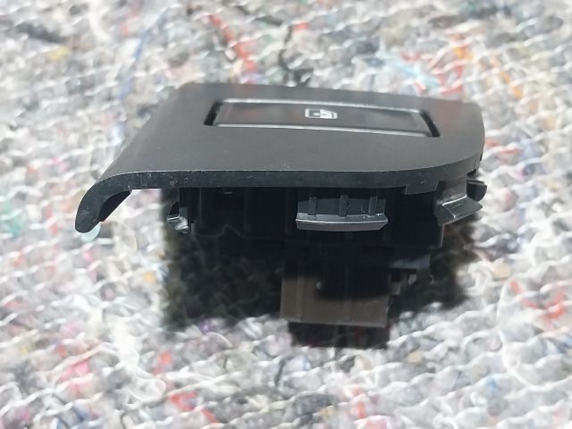 bontott SKODA OCTAVIA III Bal hátsó Ablakemelő Kapcsoló