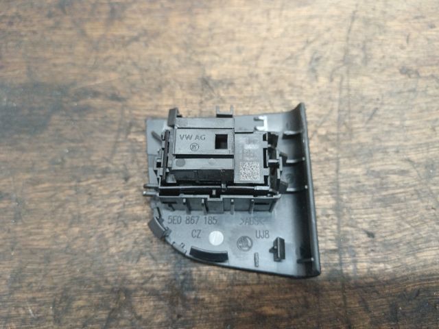 bontott SKODA OCTAVIA III Bal hátsó Ablakemelő Kapcsoló