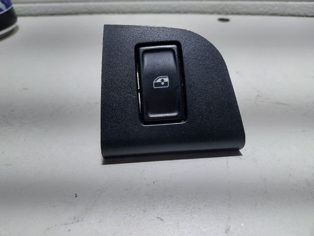 bontott SKODA OCTAVIA III Bal hátsó Ablakemelő Kapcsoló