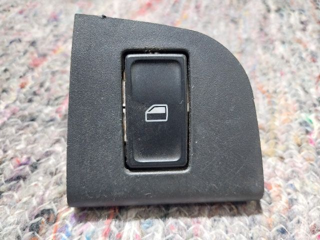 bontott SKODA OCTAVIA III Bal hátsó Ablakemelő Kapcsoló