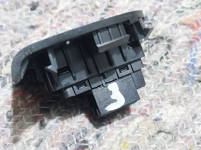 bontott SKODA OCTAVIA III Bal hátsó Ablakemelő Kapcsoló