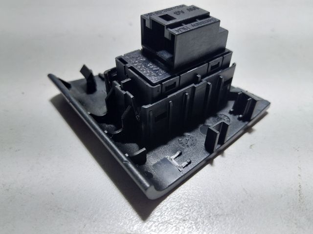 bontott SKODA OCTAVIA III Bal hátsó Ablakemelő Kapcsoló