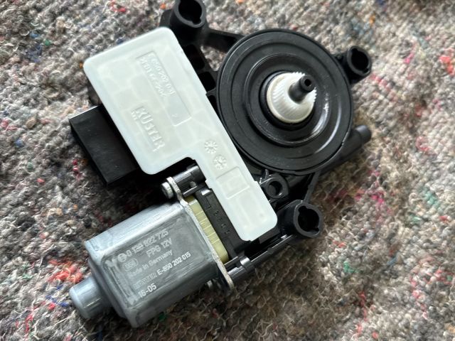 bontott SKODA OCTAVIA III Bal hátsó Ablakemelő Motor