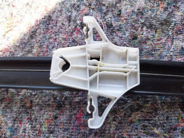 bontott SKODA OCTAVIA III Bal hátsó Ablakemelő Szerkezet (Elektromos)