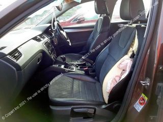 bontott SKODA OCTAVIA III Bal hátsó Ajtó Kárpit