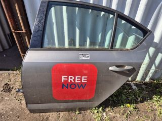 bontott SKODA OCTAVIA III Bal hátsó Ajtó (Részeivel)