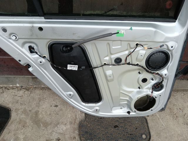 bontott SKODA OCTAVIA III Bal hátsó Ajtó (Részeivel)