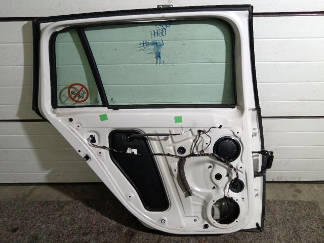 bontott SKODA OCTAVIA III Bal hátsó Ajtó (Részeivel)