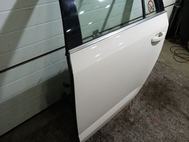 bontott SKODA OCTAVIA III Bal hátsó Ajtó (Részeivel)