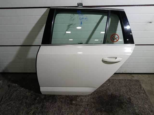 bontott SKODA OCTAVIA III Bal hátsó Ajtó (Részeivel)