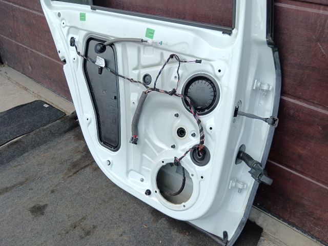 bontott SKODA OCTAVIA III Bal hátsó Ajtó (Részeivel)