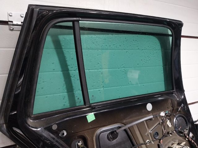 bontott SKODA OCTAVIA III Bal hátsó Ajtó (Részeivel)