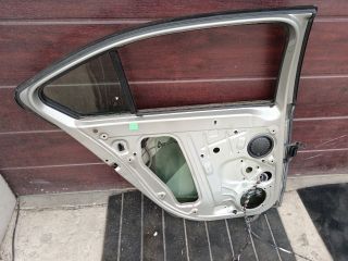 bontott SKODA OCTAVIA III Bal hátsó Ajtó (Részeivel)