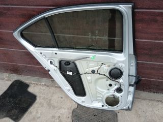 bontott SKODA OCTAVIA III Bal hátsó Ajtó (Részeivel)