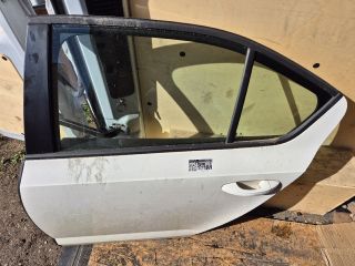 bontott SKODA OCTAVIA III Bal hátsó Ajtó (Részeivel)