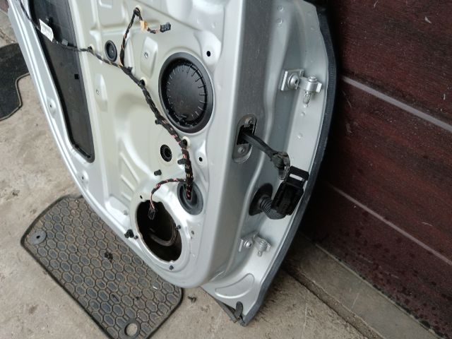 bontott SKODA OCTAVIA III Bal hátsó Ajtó (Részeivel)