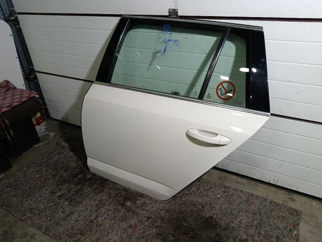 bontott SKODA OCTAVIA III Bal hátsó Ajtó (Részeivel)