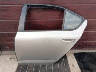 bontott SKODA OCTAVIA III Bal hátsó Ajtó (Részeivel)