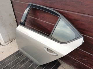 bontott SKODA OCTAVIA III Bal hátsó Ajtó (Részeivel)
