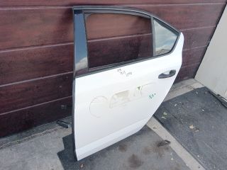 bontott SKODA OCTAVIA III Bal hátsó Ajtó (Részeivel)