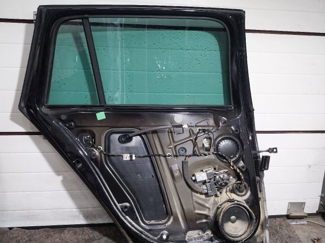 bontott SKODA OCTAVIA III Bal hátsó Ajtó (Részeivel)