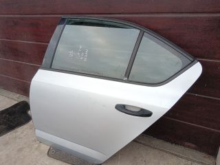 bontott SKODA OCTAVIA III Bal hátsó Ajtó (Részeivel)