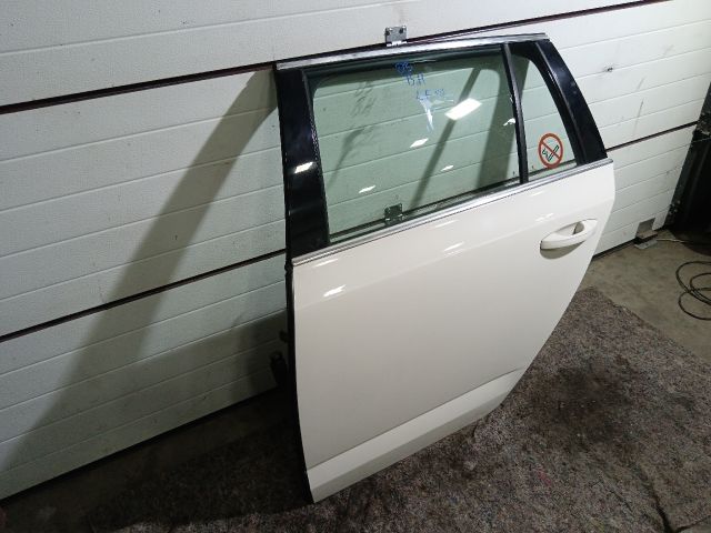 bontott SKODA OCTAVIA III Bal hátsó Ajtó (Részeivel)