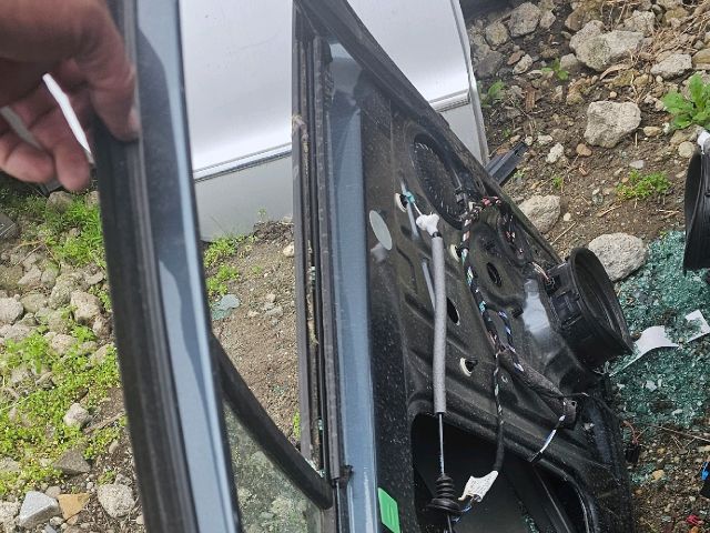 bontott SKODA OCTAVIA III Bal hátsó Ajtó (Üres lemez)