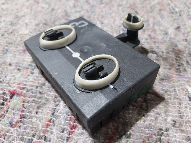 bontott SKODA OCTAVIA III Bal hátsó Ajtó Vezérlőegység