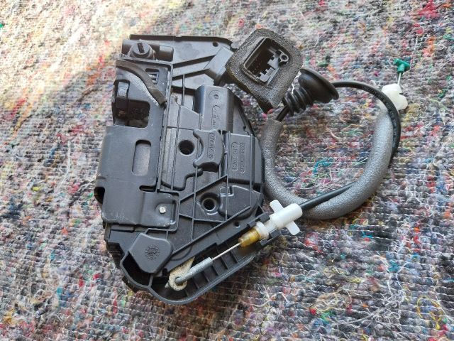 bontott SKODA OCTAVIA III Bal hátsó Ajtózár