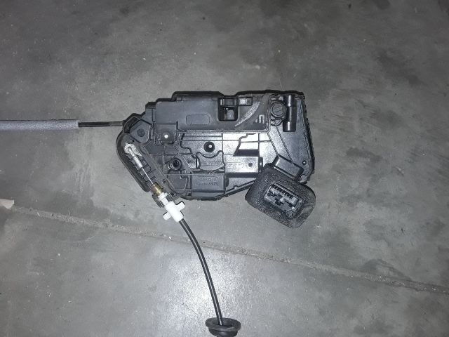 bontott SKODA OCTAVIA III Bal hátsó Ajtózár