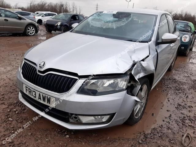 bontott SKODA OCTAVIA III Bal hátsó Alsó Első Lengőkar
