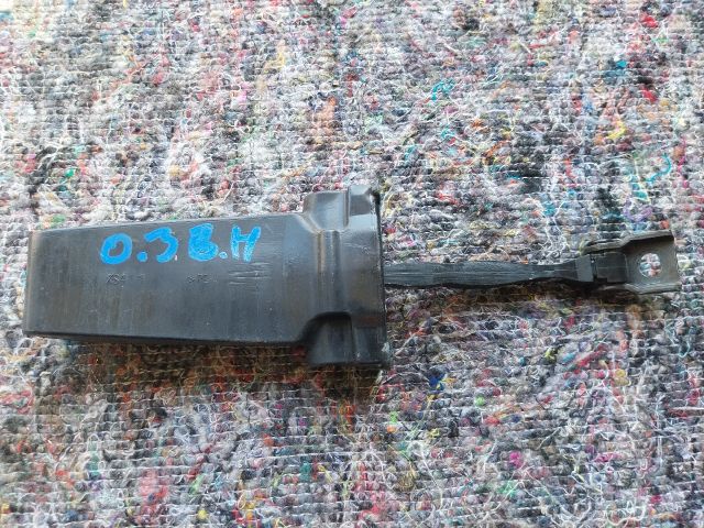 bontott SKODA OCTAVIA III Bal hátsó Alsó Zsanér