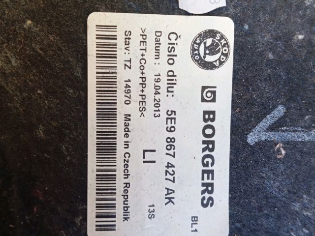 bontott SKODA OCTAVIA III Bal hátsó Csomagtér Burkolat (Műanyag)