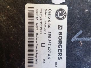 bontott SKODA OCTAVIA III Bal hátsó Csomagtér Burkolat (Műanyag)