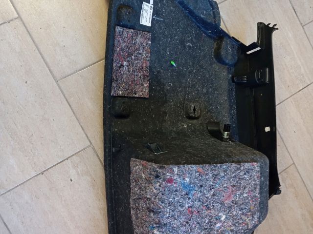 bontott SKODA OCTAVIA III Bal hátsó Csomagtér Burkolat (Műanyag)