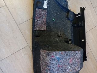 bontott SKODA OCTAVIA III Bal hátsó Csomagtér Burkolat (Műanyag)