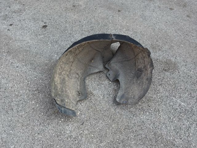 bontott SKODA OCTAVIA III Bal hátsó Dobbetét (Kerékjárati, Műanyag)